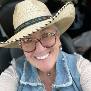 Meet your Posher, Deborah